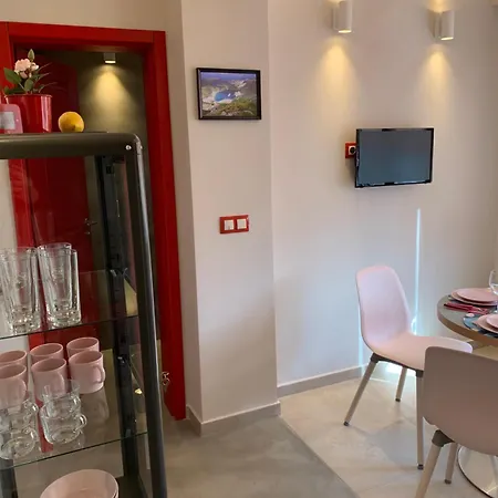 Il Teatro Flat # Center # Modern & Brand New Sofya